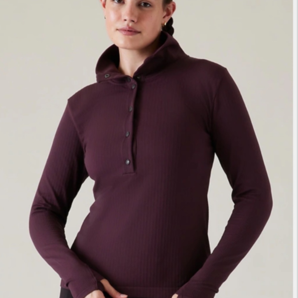 Athleta flurry seamless Henley size XS in Burgandy